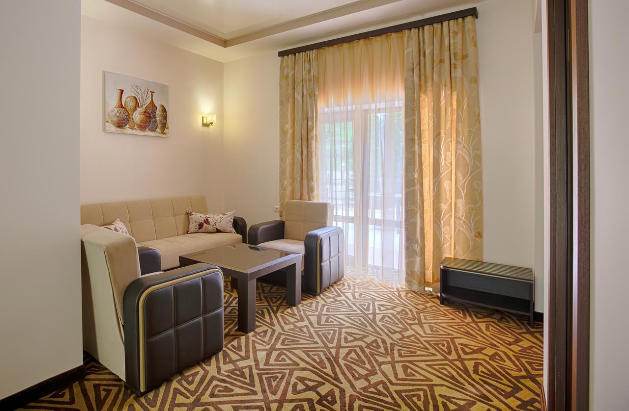 Aghveran Ararat Resort Hotel Arzakan エクステリア 写真