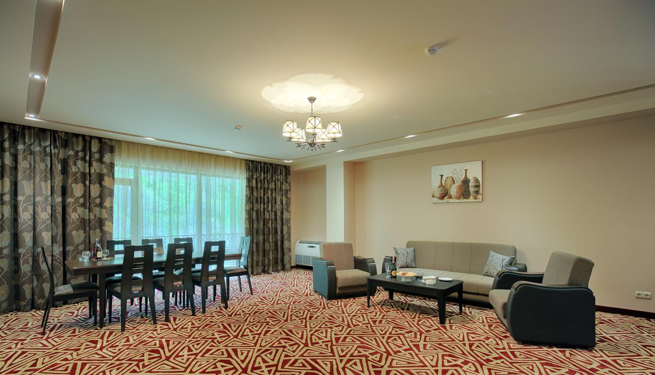 Aghveran Ararat Resort Hotel Arzakan エクステリア 写真
