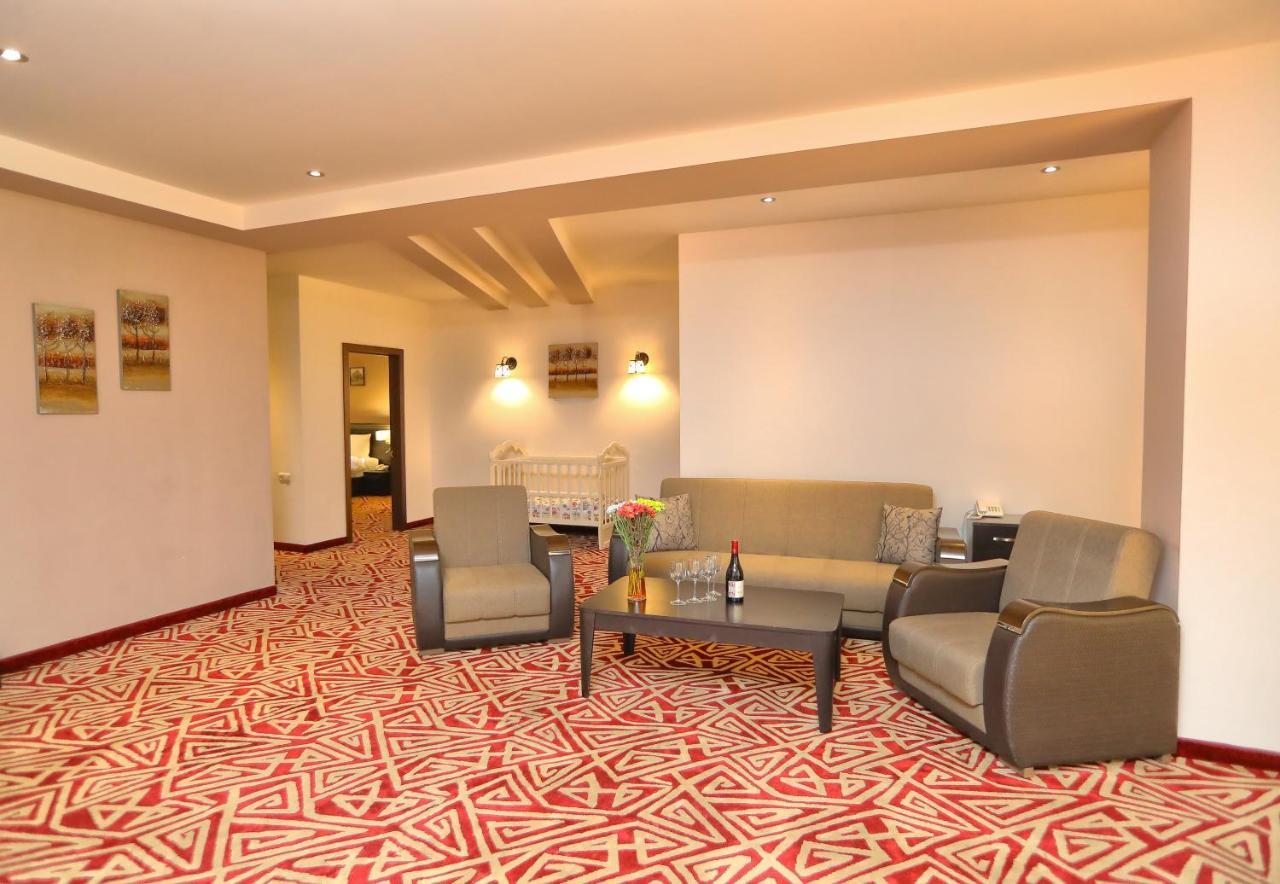 Aghveran Ararat Resort Hotel Arzakan エクステリア 写真